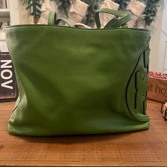 SOLD Tory Burch East West Tote in green - Picture 4 of 8